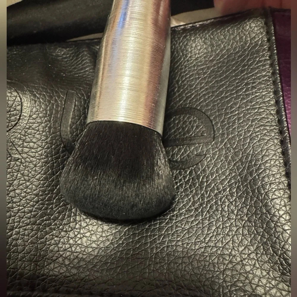 MIRABELLA SCULPTING FOUNDATION & CONTOUR PROFESSIONAL MAKEUP BRUSH